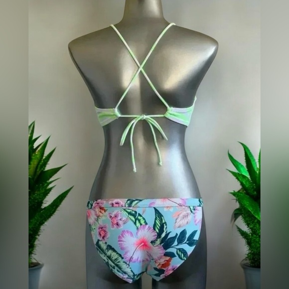 FREE 🆕➕size Swimsuit Hipster  Bottoms - Picture 7 of 15